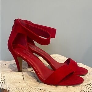 Red ankle strap heels with zip in back like new
